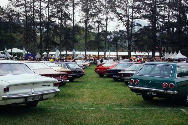 Comment réaliser un maquillage des yeux de chat pour une soirée?