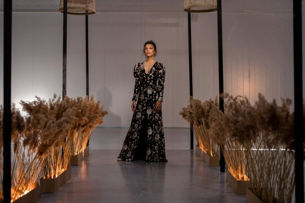 Quels sont les meilleurs accessoires pour compléter une tenue minimaliste chic?